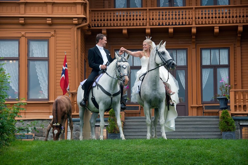 eventyr bryllup hest slott villa fridheim bryllupsbygda