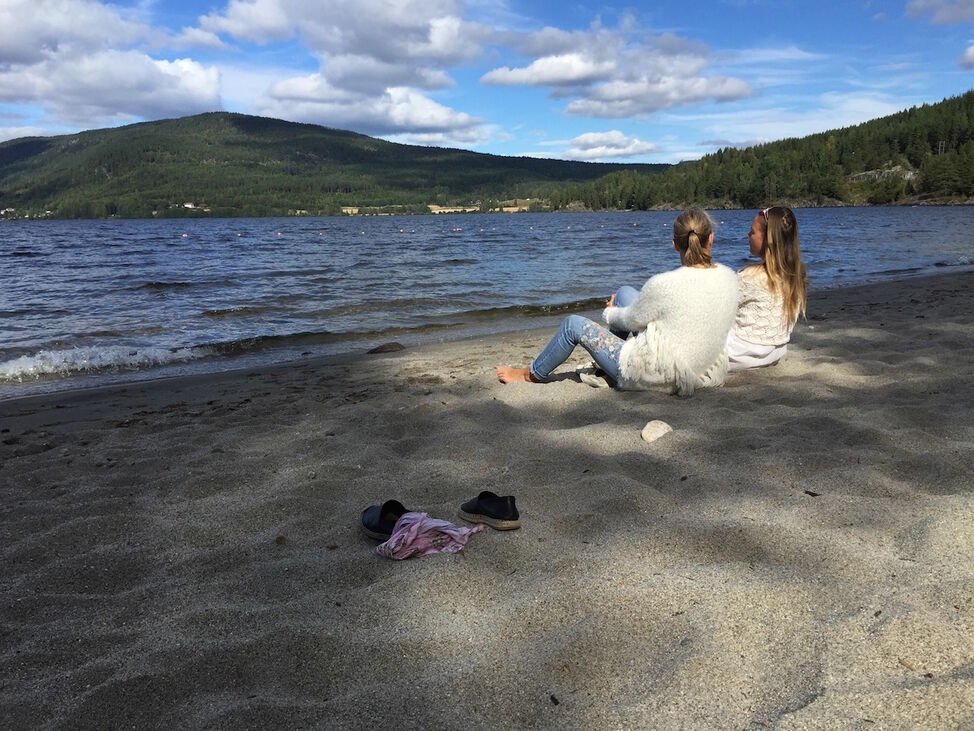 jenter strand