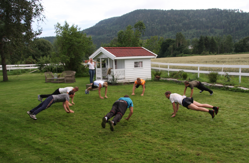 Fetter Eilev går fra ”Farmen Eilev” – til ”Danse Eilev”. | Gardsfruene