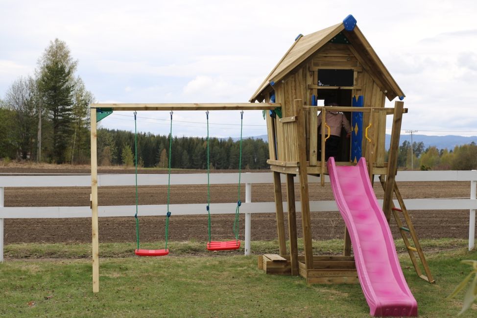 klatrebarna lekehus jungle gym 